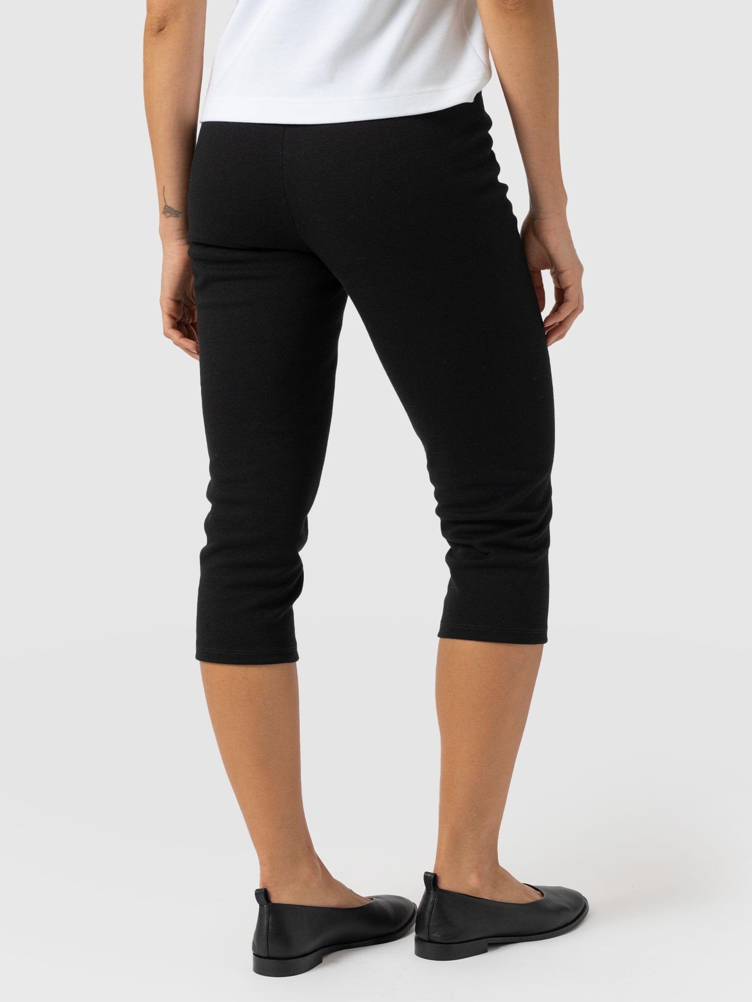 Chelsea Crop Legging - Black - Women's Trousers | Saint + Sofia® USA